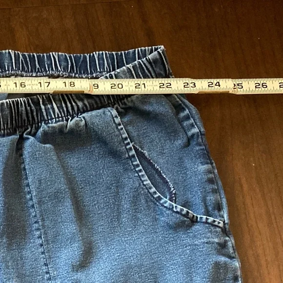 Roaman’s 32WP Fully Elastic Pull On Light Weight Denim Jeans - Picture 4 of 15